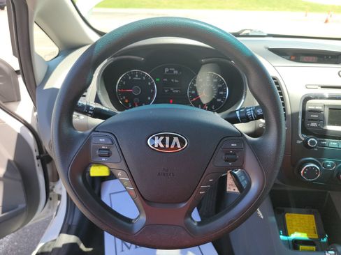 Used 2017 Kia Forte LX FWD image 14