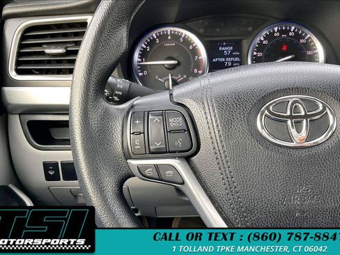 Used 2016 Toyota Highlander LE AWD/4WD image 17