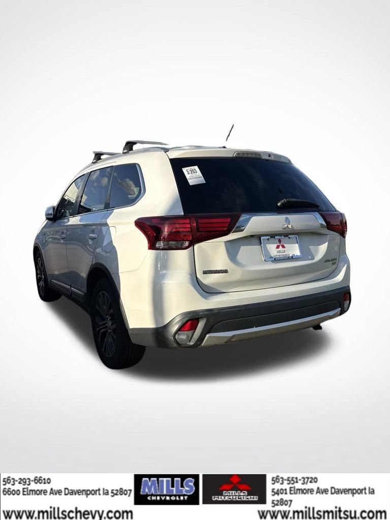 Used 2016 Mitsubishi Outlander GT AWD/4WD image 4