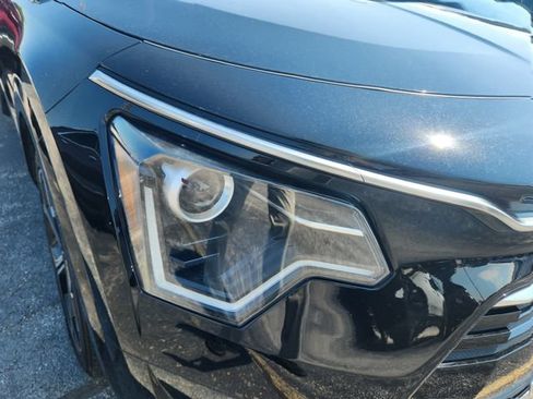 Used 2023 Kia Niro EX Touring FWD image 20