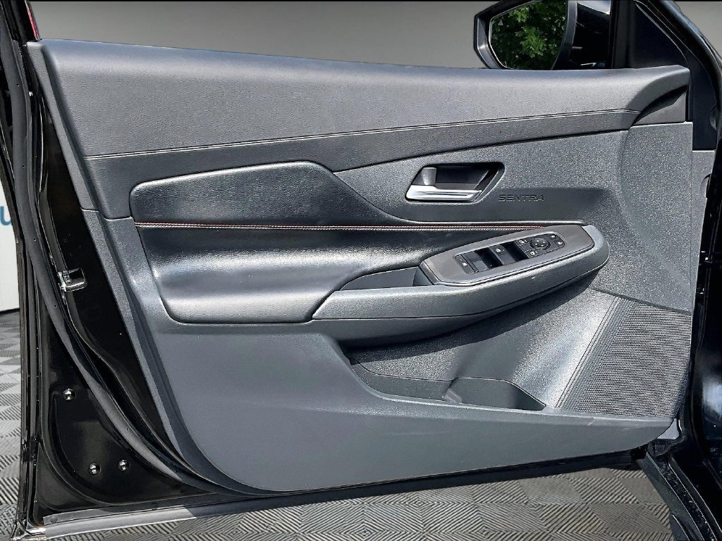 Used 2026 Nissan Sentra SR w/ Floor Mat Package FWD image 9