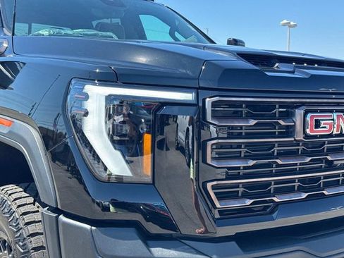 New 2026 GMC Sierra 2500 AT4X w/ AT4X AEV Edition AWD/4WD image 10