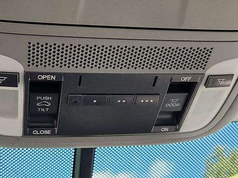 Used 2015 Acura TLX FWD image 28