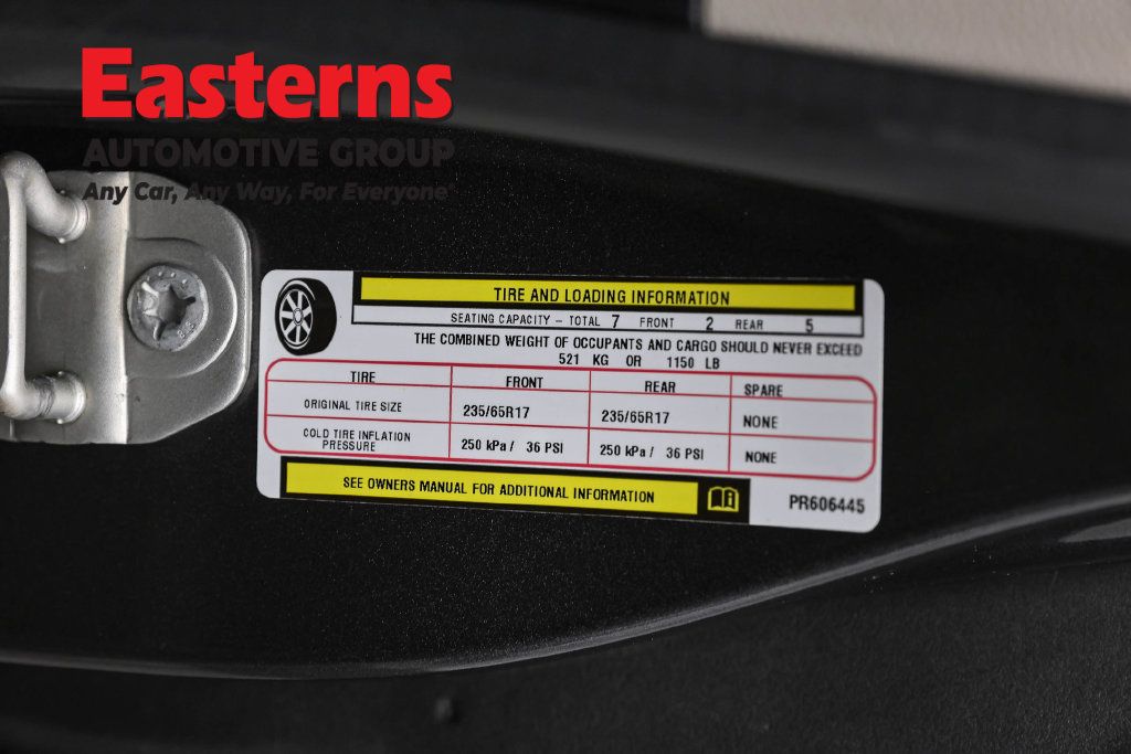 Used 2023 Chrysler Pacifica Touring-L FWD image 38