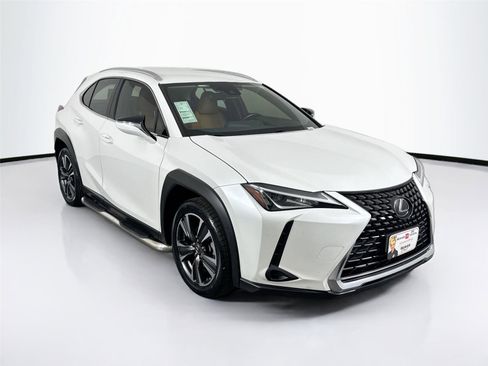 Used 2020 Lexus UX 200 image 7
