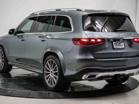 Used 2025 Mercedes-Benz GLS 450 4MATIC image 2