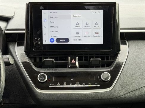 Certified 2025 Toyota Corolla LE image 17