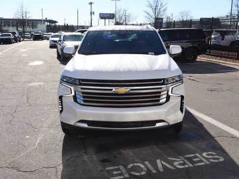 Certified 2024 Chevrolet Suburban High Country w/ Premium Package image 3