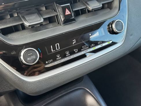 Used 2025 Toyota Corolla LE FWD image 20