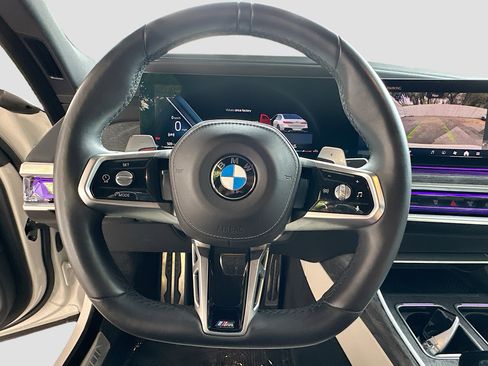 Used 2023 BMW 740i w/ Executive Package image 11