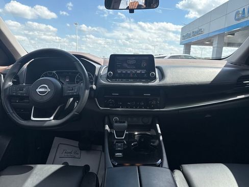 Used 2023 Nissan Rogue SV w/ SV Premium B Package image 14