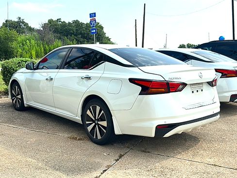Used 2022 Nissan Altima 2.5 SV FWD image 6
