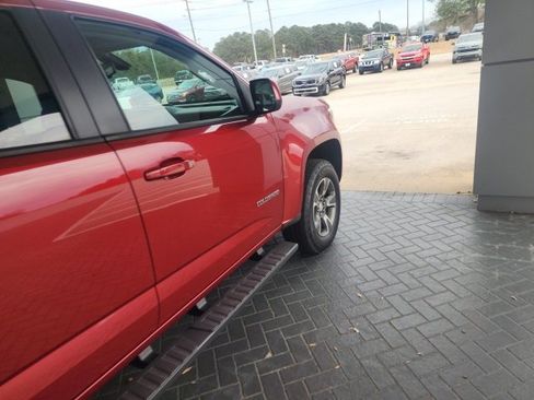 Used 2015 Chevrolet Colorado Z71 image 12