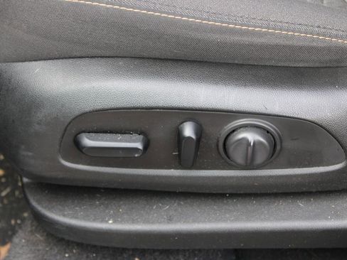 Used 2021 Chevrolet Equinox LT image 16