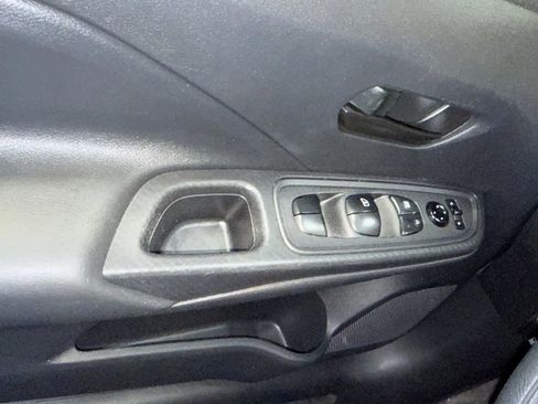 Used 2023 Nissan Versa S FWD image 20