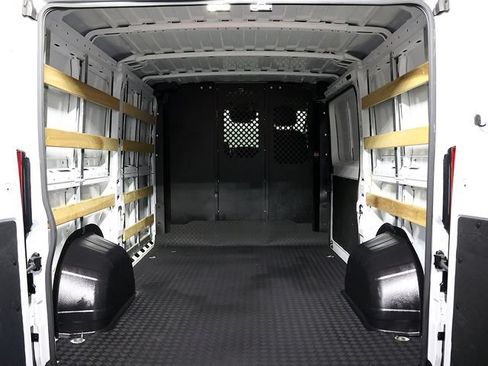 Used 2025 RAM ProMaster 2500 w/ U-Haul Equipment Group FWD image 22