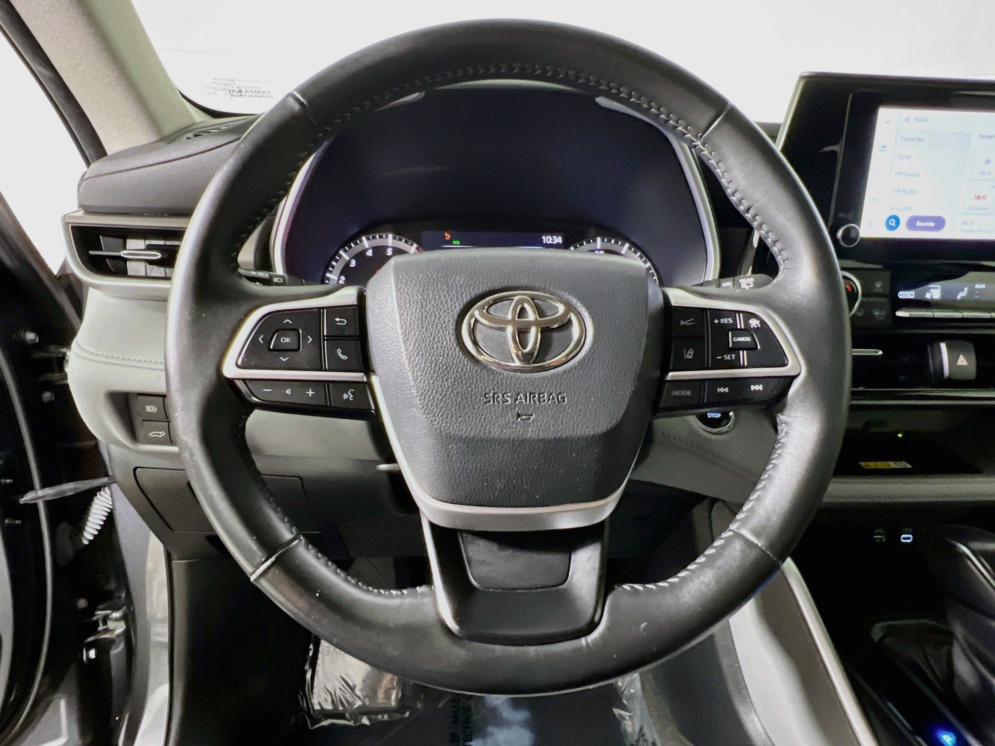 Used 2023 Toyota Highlander XLE FWD image 18