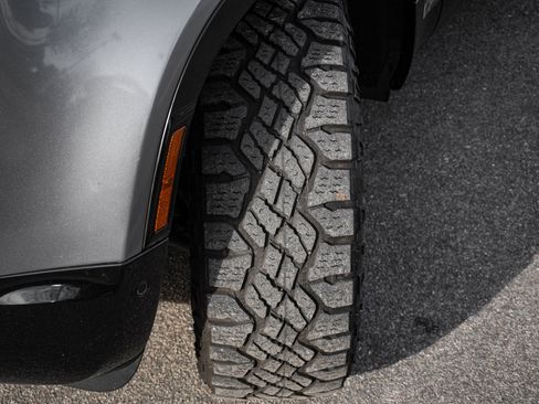 Used 2021 Land Rover Defender 110 X image 12