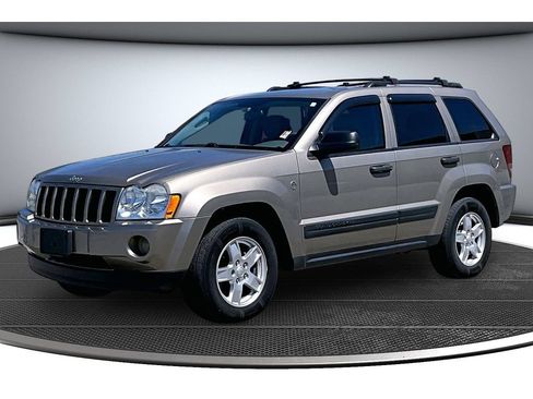 Used 2005 Jeep Grand Cherokee Laredo AWD/4WD image 16