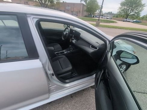 Certified 2025 Toyota Corolla LE image 3