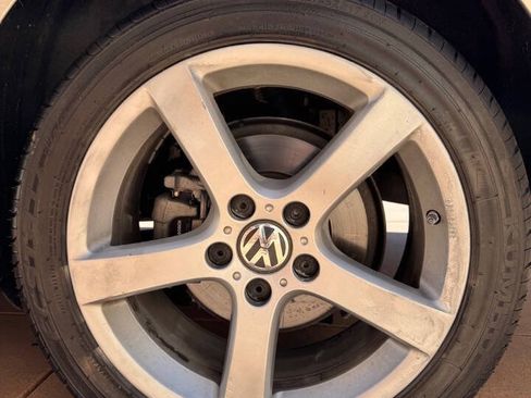Used 2010 Volkswagen Jetta TDI FWD image 24