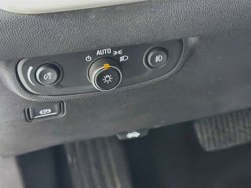 Used 2023 GMC Terrain SLT FWD image 16
