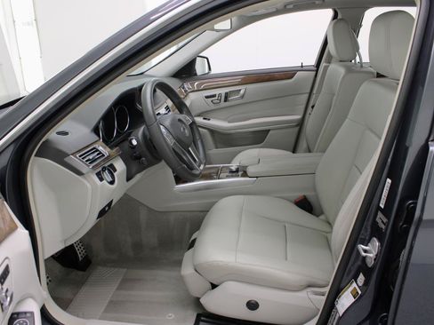 Used 2014 Mercedes-Benz E 350 Sedan w/ Premium 1 Package image 33