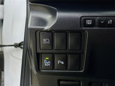 Used 2019 Lexus IS 350 image 12