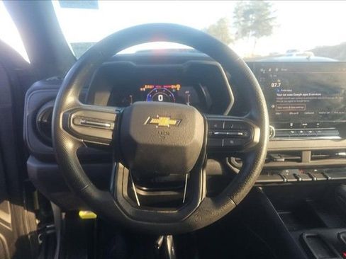 Used 2023 Chevrolet Colorado W/T image 7