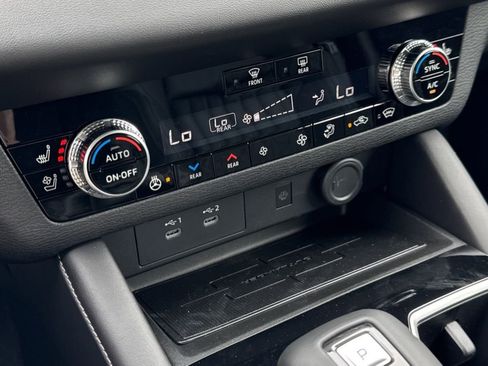 New 2026 Mitsubishi Outlander SEL AWD/4WD image 17