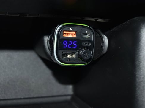 Used 2012 Jeep Grand Cherokee Laredo w/ Laredo E Group image 12