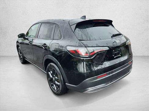 Used 2023 Honda HR-V Sport image 3