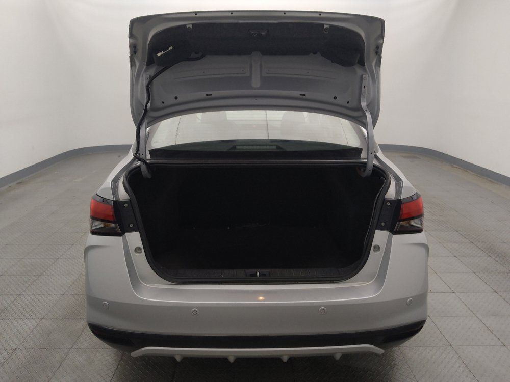 Used 2023 Nissan Versa SV FWD image 29