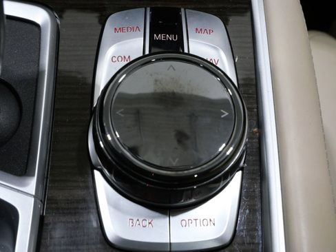 Used 2019 BMW 750i xDrive w/ Executive Package image 23