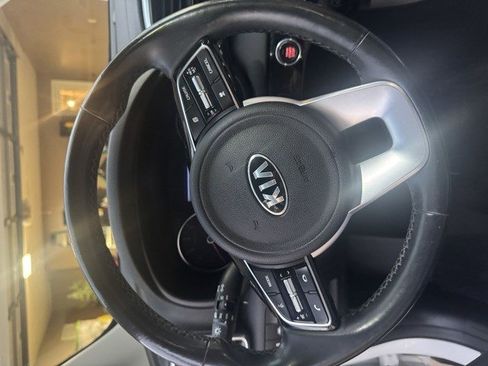 Certified 2022 Kia Sportage EX w/ EX Technology Package image 9