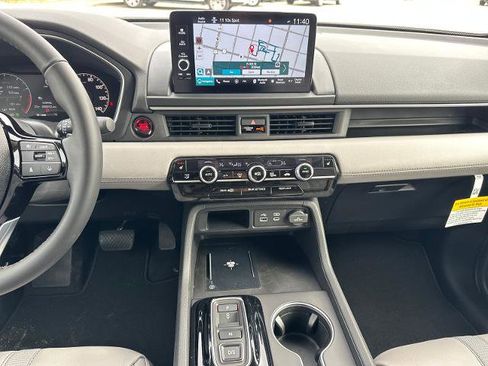 New 2025 Honda Pilot Touring image 25