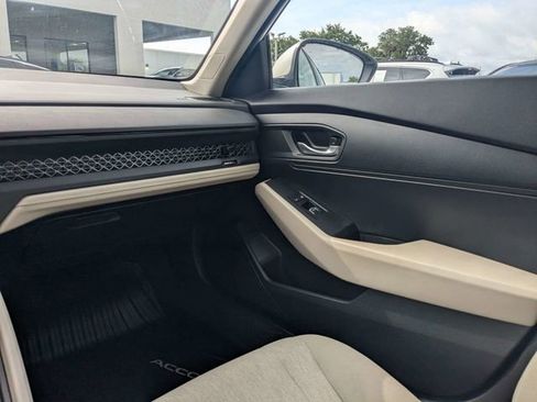 Used 2023 Honda Accord LX image 14