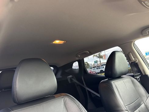 Used 2019 Nissan Rogue Sport SL image 17