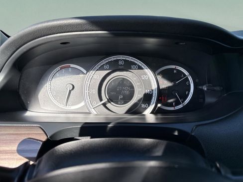 Used 2017 Honda Accord EX-L image 12