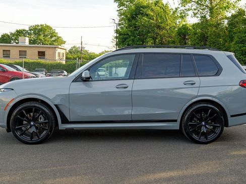 Used 2024 BMW X7 xDrive40i w/ M Sport Package AWD/4WD image 4