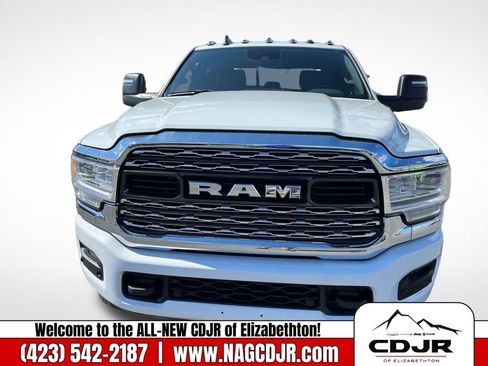 New 2024 RAM 3500 Limited image 9