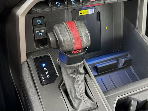 Used 2022 Toyota Tundra Limited AWD/4WD image 17