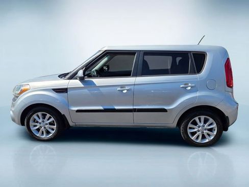 Used 2013 Kia Soul + w/ Audio Pkg FWD image 7