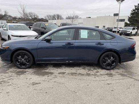 Certified 2025 Honda Accord SE image 8