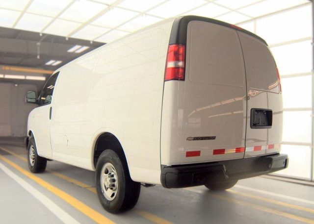 Used 2024 Chevrolet Express 2500 w/ Driver Convenience Package RWD image 4