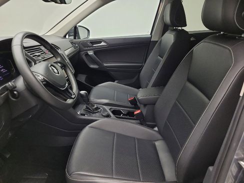 Used 2021 Volkswagen Tiguan SEL AWD/4WD image 17