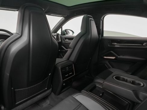 New 2025 Porsche Cayenne Turbo image 55