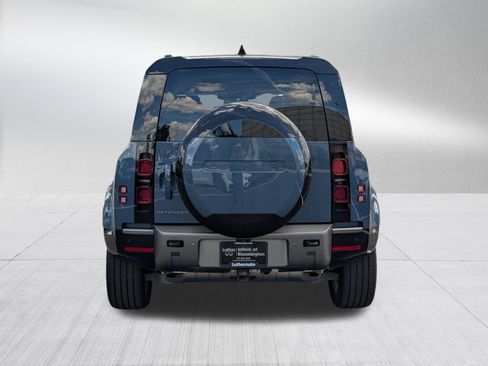 Used 2024 Land Rover Defender 110 X-Dynamic SE AWD/4WD image 6