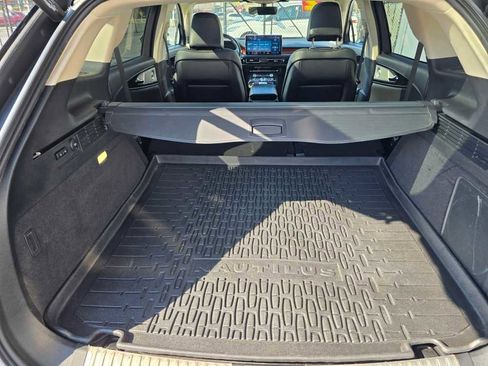 Used 2022 Lincoln Nautilus Reserve w/ Equipment Group 202A image 37