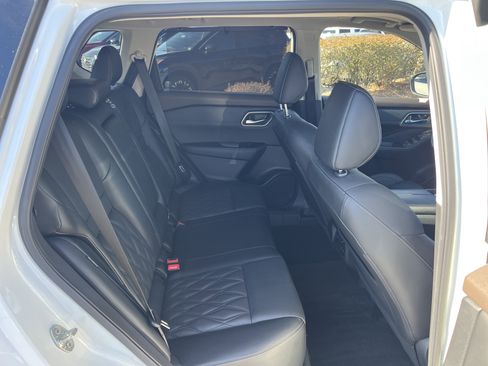 Certified 2023 Nissan Rogue Platinum w/ Platinum Premium Package image 16